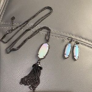 Kendra Scott necklace & earring set!